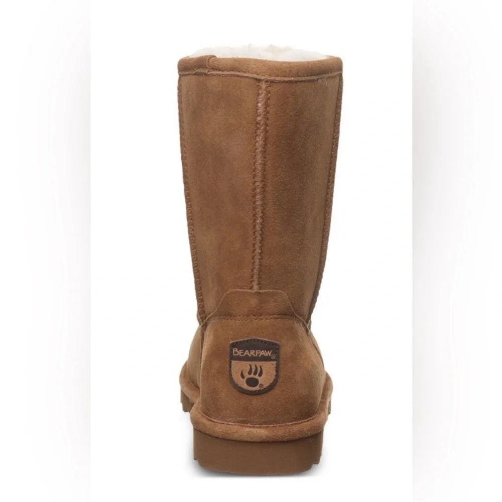 Bearpaw Women's Elle Short Hickory Suede  Boots . Size 8